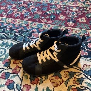 High top barefoot shoes